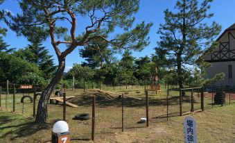 Heart Land Hills in Noto 37 Trailer House Sho