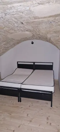 Relaxing apartment, sauna, jacuzzi combining wood and stone charm Отели в г. Монтлебон