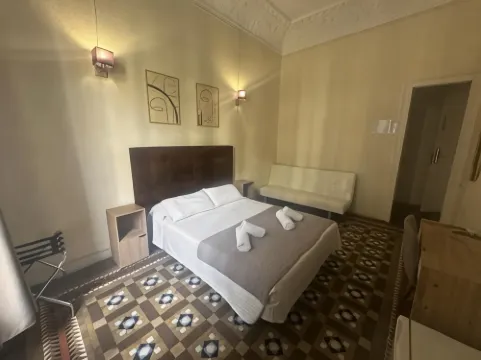 Hostal Balmes Centro