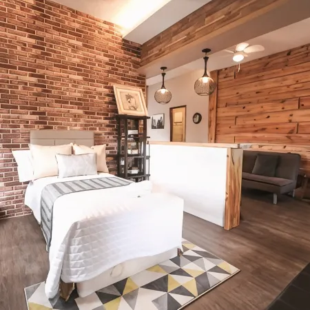 Pine Breeze Cottages