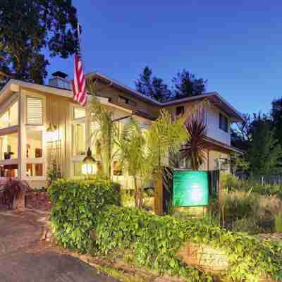Saratoga Oaks Lodge Hotel Exterior