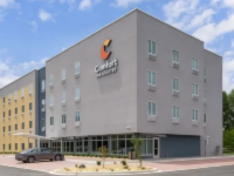 Comfort Inn & Suites Destin Near Henderson Beach Hotels in Destin