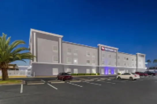 Best Western Plus Brunswick Inn  Suites