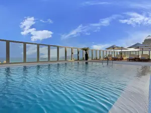 The Curve Hotel