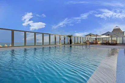 The Curve Hotel
