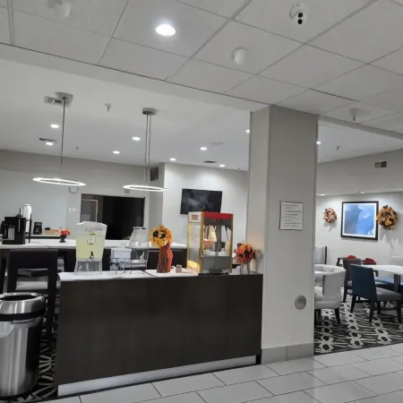La Quinta Inn & Suites by Wyndham Pontoon Beach