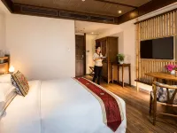 Qiyun Mountain Baiyue Resort Hotel Hotels in Xiuning