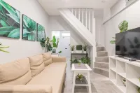 Central Station Room – Walk to CBD, Shops & Cafés - Condos