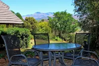 Cosy Cottage with Magnificent Lake and Mountain Views - 3-Sterne