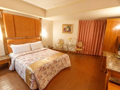 Spring Art Hotel