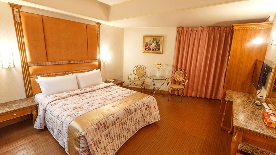 Spring Art Hotel