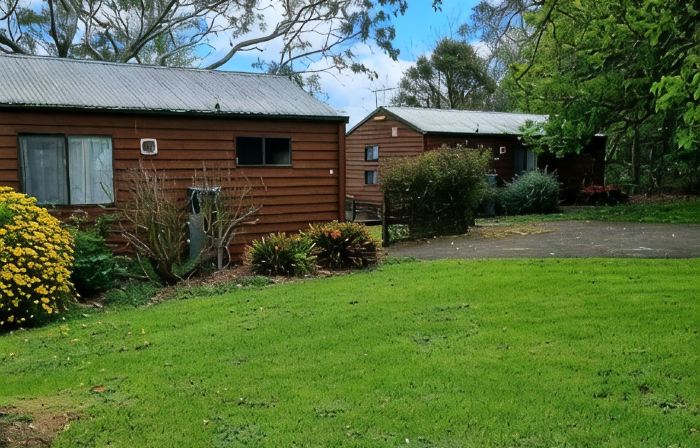 Lakes and Craters Holiday Park