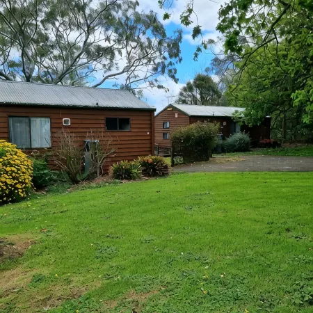 Lakes and Craters Holiday Park
