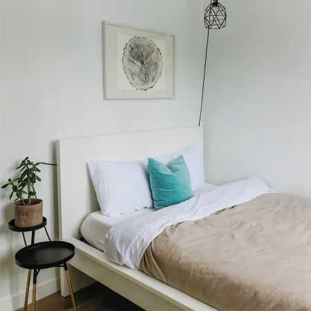 Bright Two Bedroom Suite with Private Entrance and Deck Near Downtown Golden