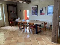 Charming house with large heated swimming pool near Saint-Emilion