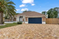 3Br Naples Vacation Home - Heated Pool & Spa - Sleeps 8 - Game Room - Swimmingpools