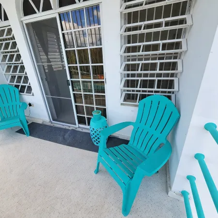 Beautiful home with 2 bedrooms 2 minutes from the beach.