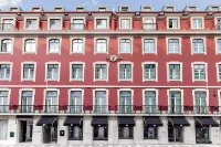 The 7 Hotel, Suites, Studios & Apartments Отели рядом с достопримечательностью «Площадь Луиша Камоэша»