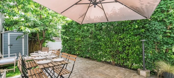 Urban loft with private garden - hyper center Ξενοδοχεία στην πόλη Ρενς