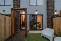 Luxury Central City Getaway - วิลล่า