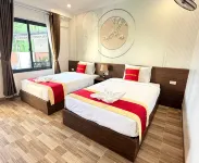 Avenue Hotel VangVieng - С бассейном