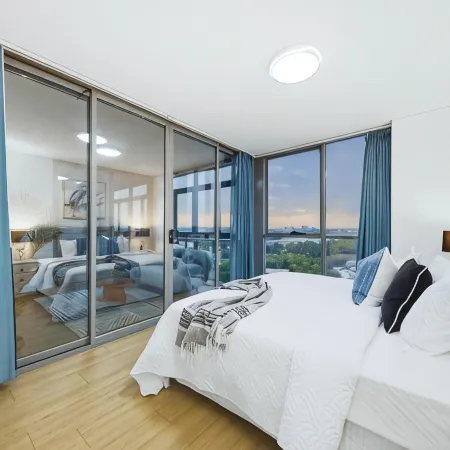 Central Mascot 4BR Convenience to CBD & Airport
