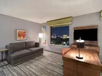 Hampton Inn & Suites Las Vegas Convention Center Hotels near Monorail - Westgate Station