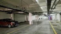 Daochengyading Howard Johnson - parking