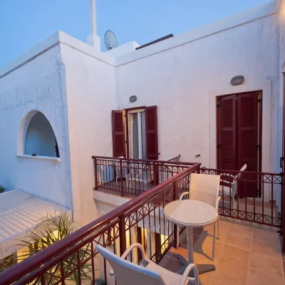 Aeolis Boutique Hotel Отели рядом с достопримечательностью «Мони Хрисостомоу»