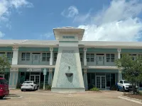 3Br Beach Condo Walk to Shops & Restaurants - 4 estrellas