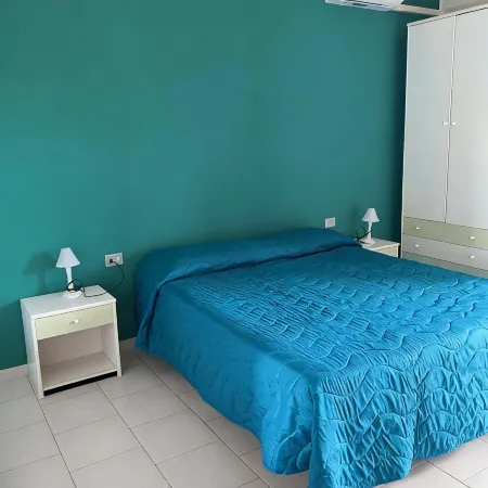 Emerald Apartment. A few steps from the sea