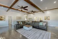 Lakeside Barndominium in Charming Buchanan - Wifi