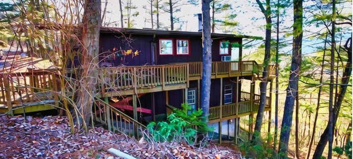 Cabin with Stunning Lake View Hotels in Shenandoah County