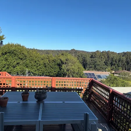 Gravity Stayz - 5min ride to the Mogo Trails and beautiful beaches