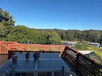 Gravity Stayz - 5min ride to the Mogo Trails and beautiful beaches