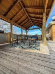 THE LOFT 3 level urban cabin with a HUGE patio! - โฮมสเตย์