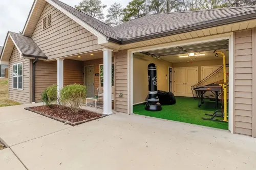 The Perfect Knox 3BR Family Getaway -- With Fitness & Arcade Room - 4-Star