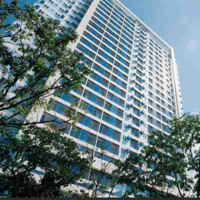 Affordable, friendly, central location, close to malls, Free parking. Furnished! Hotel Exterior