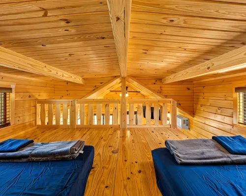 Barnwell Mountain Cabins #2: Cabin/Tiny Home w/ loft in Gilmer across from BMRA Hotels in Upshur County