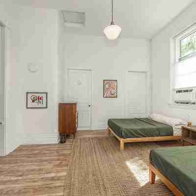 Charming 3-bed church with natural light, historic charm in lovely Covington KY Rooms