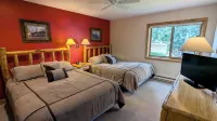 Remodeled Condo w/ FREE WiFi, Parking, Heated Pool, Hot Tubs, Skier Shuttles