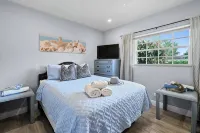 NEW BEACH LISTING, Walk-Beach, Surfing, Scuba, Close-Dining, Wi-Fi - 2-Star