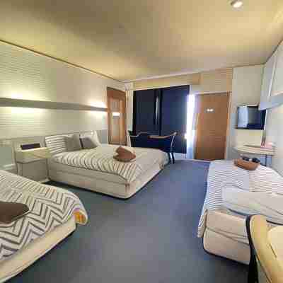 Capri Motel Rooms