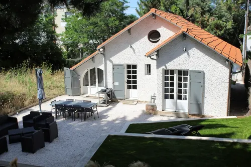 Charamante trendy and comfortable house 300m beach, 5mns market, large hotels - Homestays