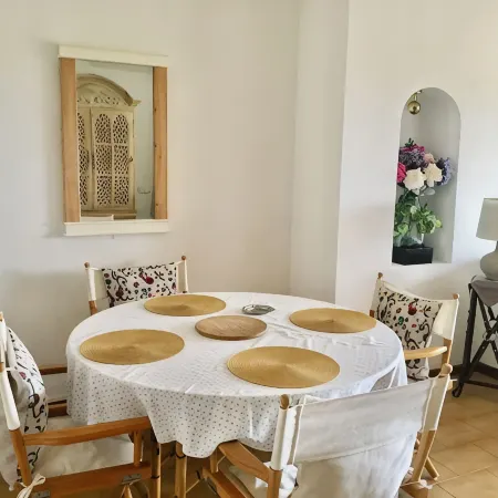 Spacious duplex, beautiful view of the golf course and sea. 120 m2. 5 mn from the beach