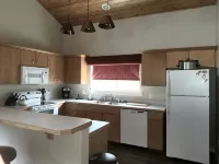 Idyllic Big Sky Stay, Immaculate 3bed/3bath Townhome, Private Hot Tub - Jakuzi