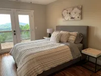 Butterfly Mountain Cabin for 8 w/amazing view+wifi, 3 bdrm, 3.5 bath, & firepit