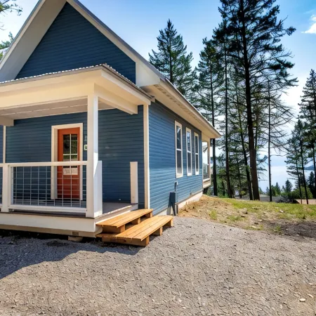 Grand Opening Pricing! Cozy 1 Bedroom Cabin with views of Flathead Lake