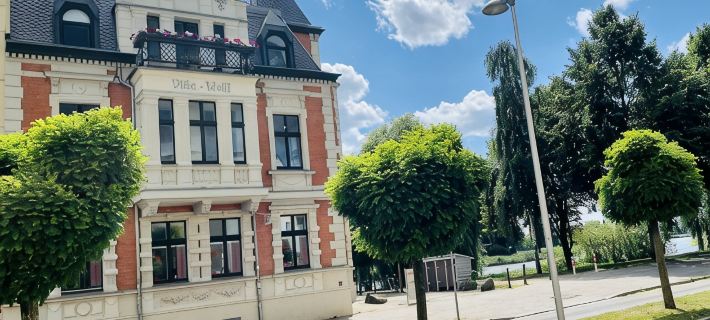 Attic apartment - Villa Teichblick Hotels in Stralsund