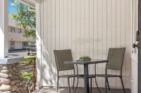 Jacuzzi Delight - Luxe 2BD/2BA Walk to UC Davis Medical Center